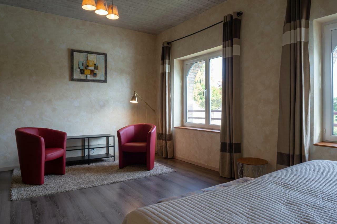 Domaine De La Courbe Hotel Le Lude ภายนอก รูปภาพ
