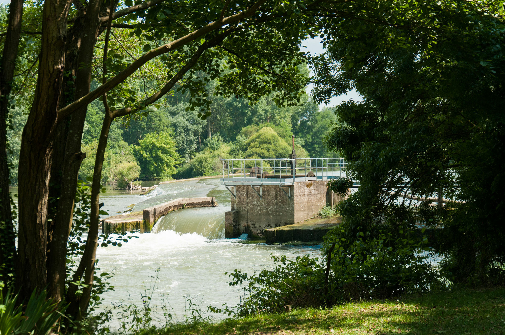 Domaine De La Courbe Hotel Le Lude ภายนอก รูปภาพ