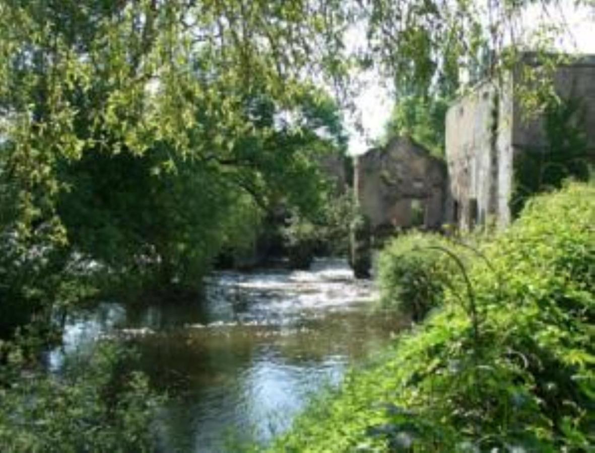 Domaine De La Courbe Hotel Le Lude ภายนอก รูปภาพ